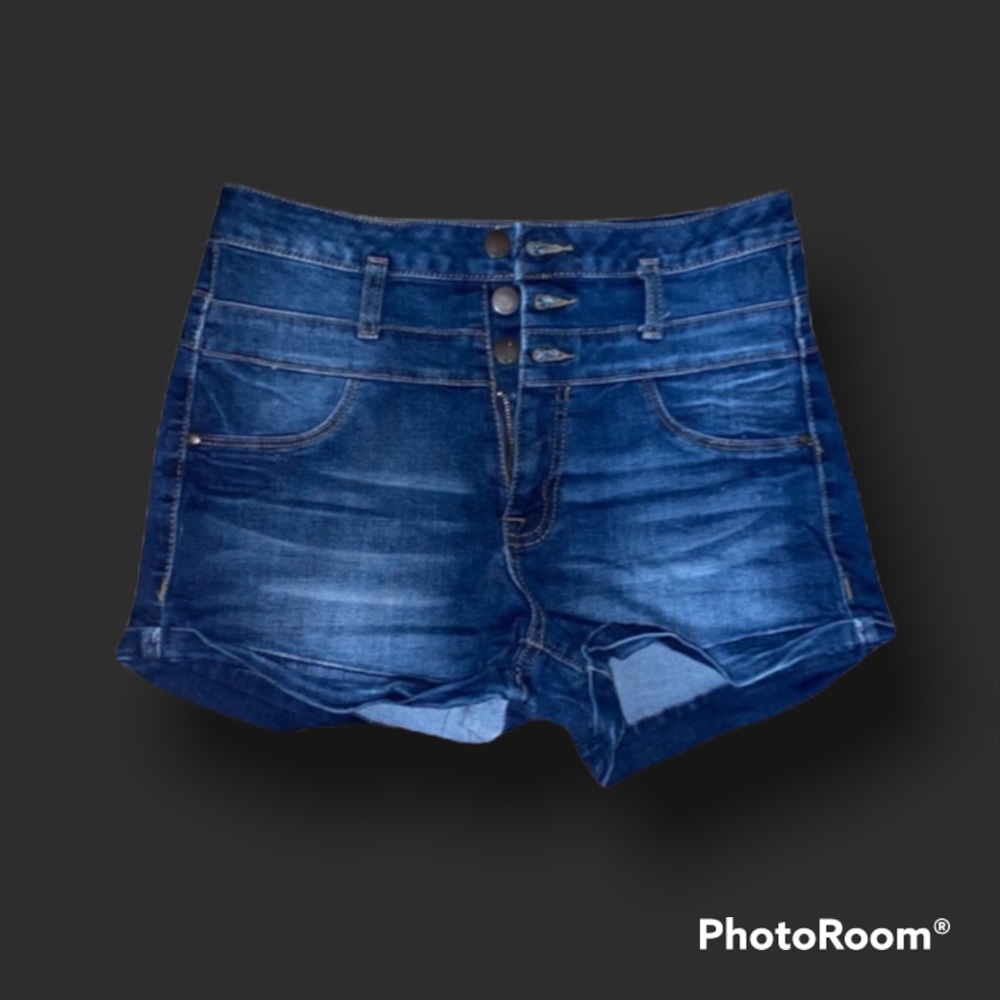 SIZE 6 refugee  high waisted shorts